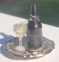 Load image into Gallery viewer, Champagne with 2 Glasses
