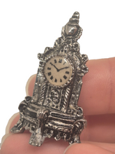 Load image into Gallery viewer, Jeanetta Kendall – Metal Clock w/ Point
