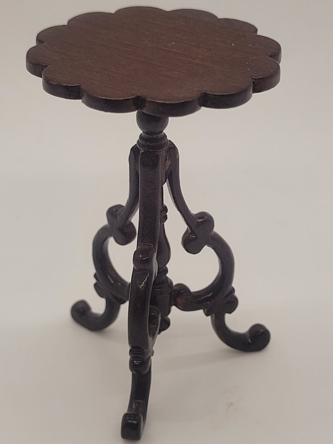 Wooden Scalloped Table