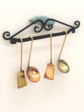 Load image into Gallery viewer, Dollhouse Miniature ~ 1:24 Scale, Metal Hanging Rack for Kitchenware
