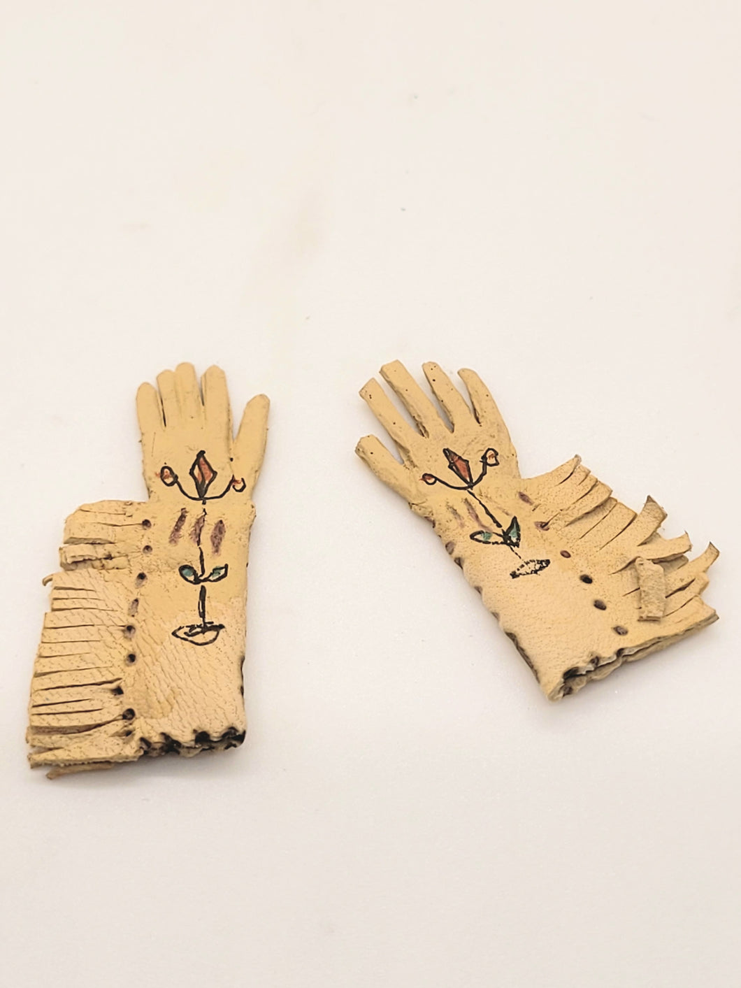 Dollhouse Miniature ~ 1:12 Scale, Leather Painted Ladie's Gloves