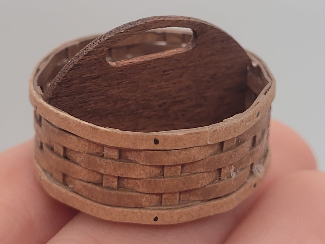 Al Chandronnait – Round Woven Tub with Divider