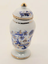 Load image into Gallery viewer, Dollhouse Miniature ~ Large Floral Urn by Reutter Porcelain
