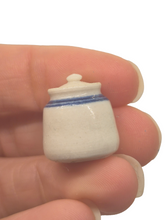Load image into Gallery viewer, James Clark – Handmade 'Rice' Jar with Removable Lid
