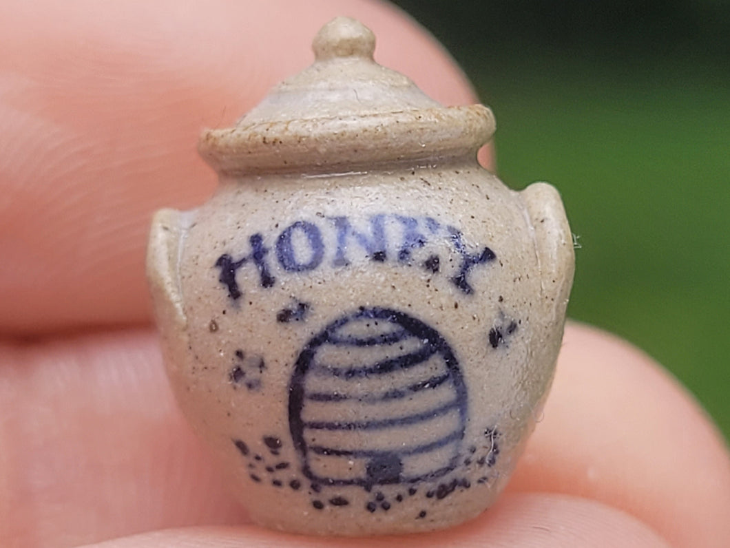 Jane Graber – Pottery Honey Pot