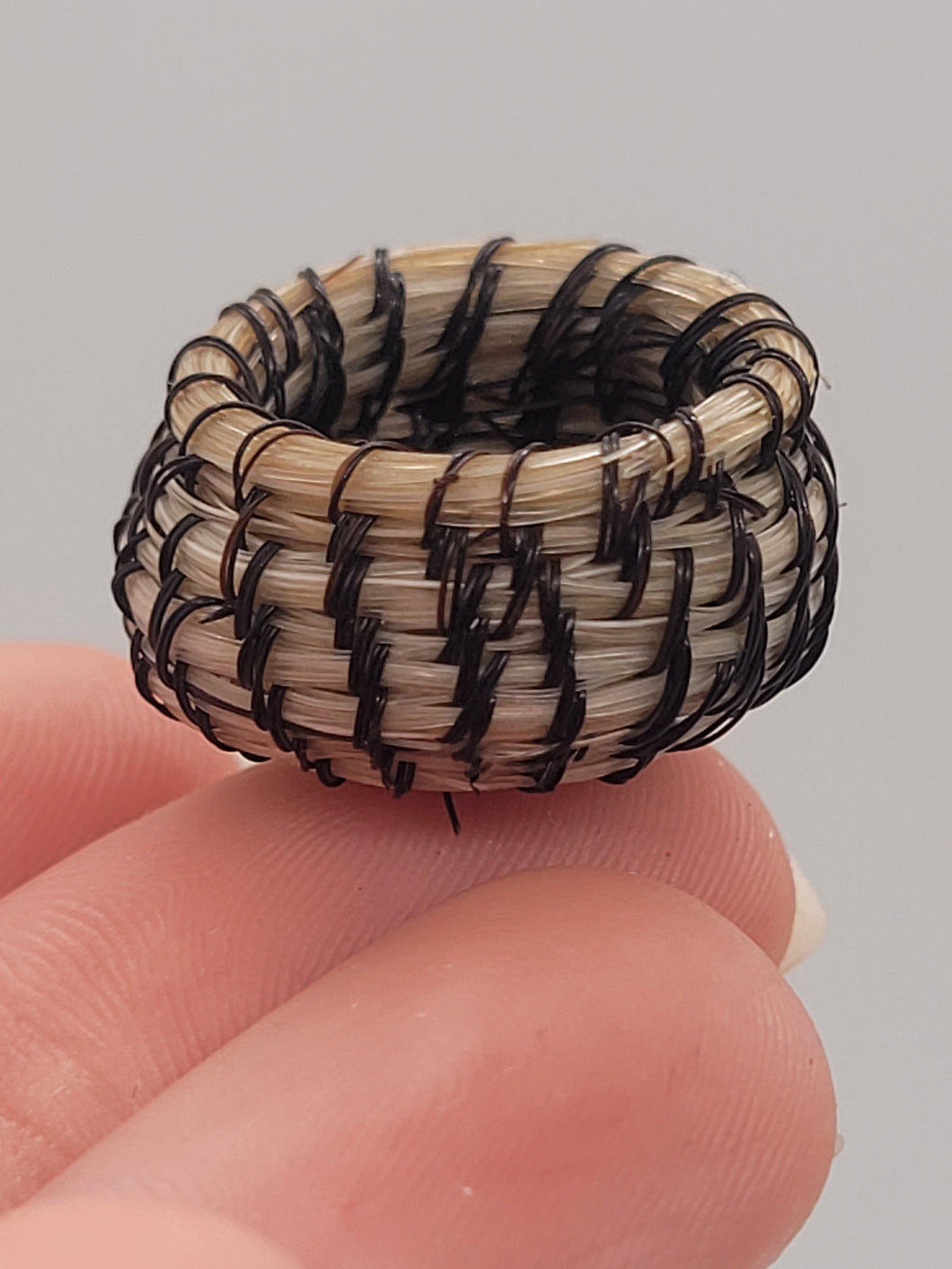 Dollhouse Miniature ~ 1:12 Scale, Blonde Horse Hair Bowl