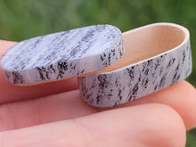 Load image into Gallery viewer, Al Chandronnait – Painted Oval Shaker Box
