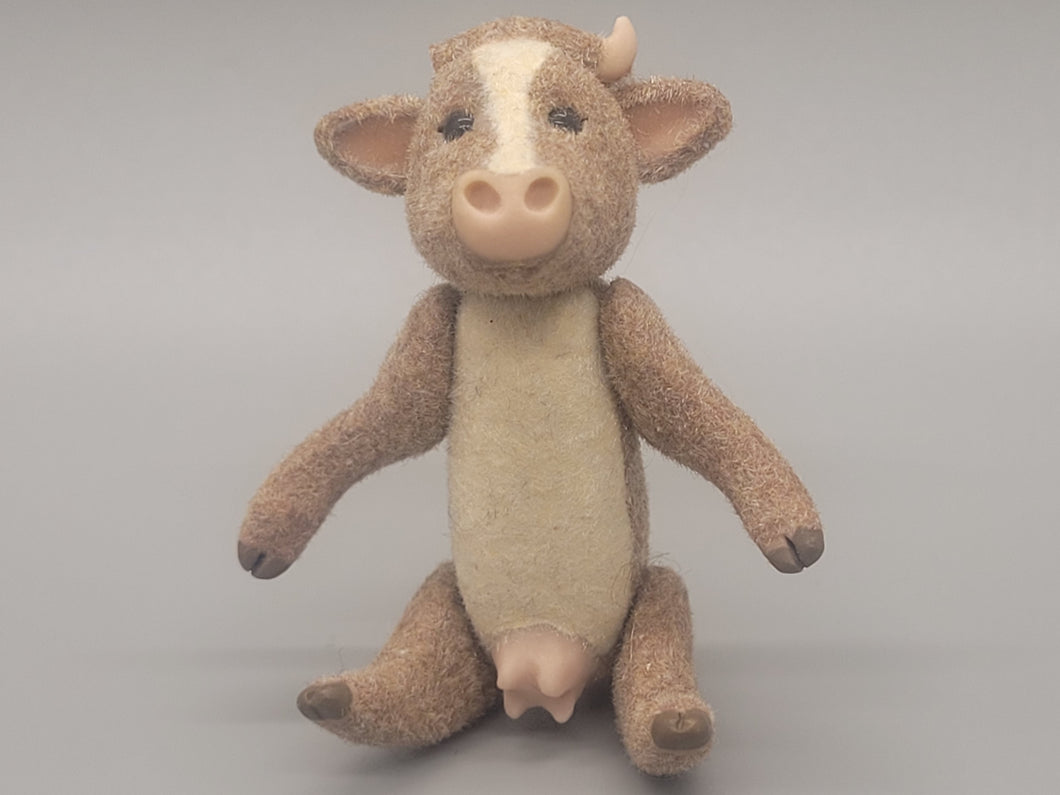 Lori Hall – Fuzzy Cow with 1 Horn