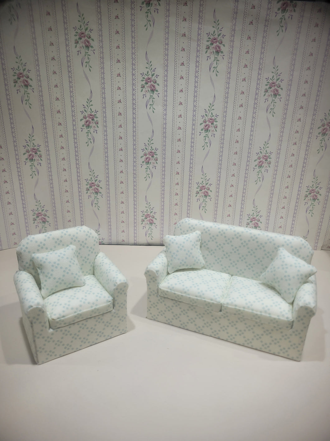 2pc White & Blue Polka Dot with Pillows