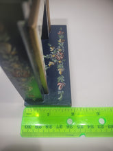 Load image into Gallery viewer, Fireplace w/ Removable Interior - Hindeloopen
