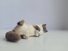 Load image into Gallery viewer, Himalayan Cat Laying on Side – by Karl Blindheim
