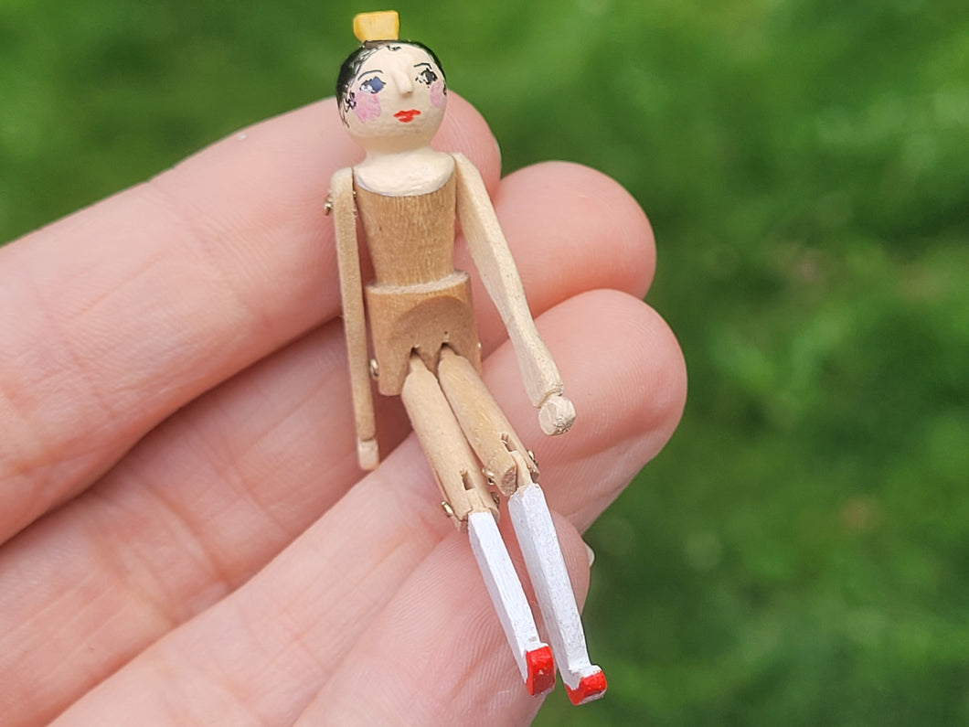 Renee Bowen – Carved Wooden Peg Doll