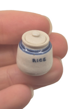 Load image into Gallery viewer, James Clark – Handmade 'Rice' Jar with Removable Lid
