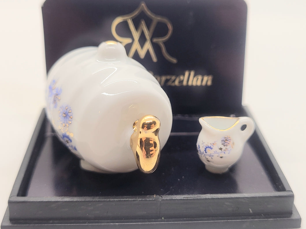 Dollhouse Miniature ~ 1:12 Scale, Drink Jug with Spigot and Pitcher by Reutter Porcelain