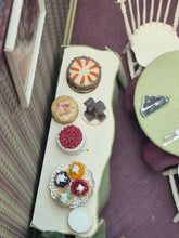 Load image into Gallery viewer, Mama Lico's Italian Restaurant Room Box *Pre-Owned* Not Electrified
