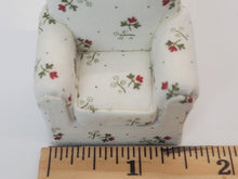 Load image into Gallery viewer, Handmade 3pc Cream &amp; Floral Bedroom Set
