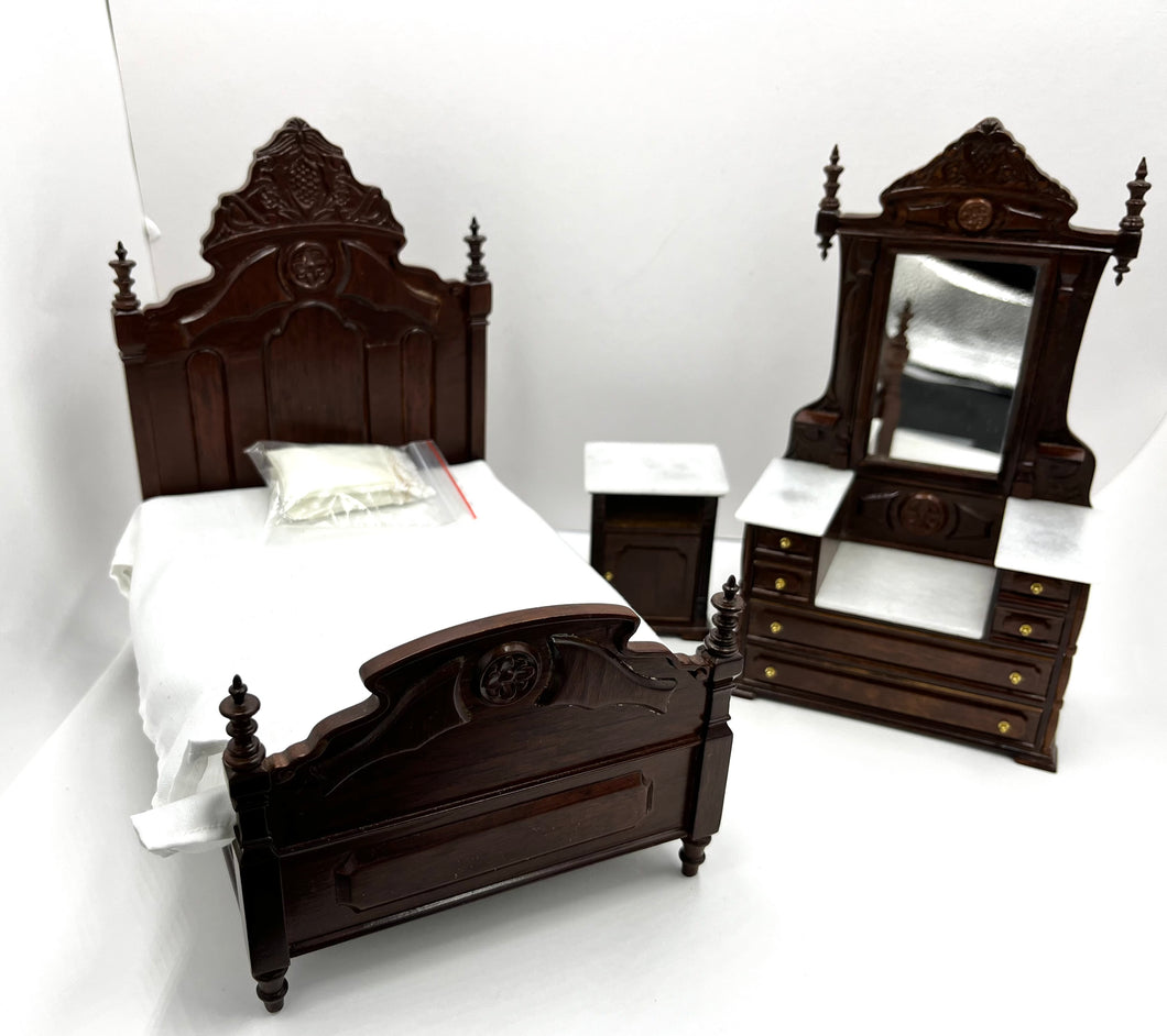 Mahogany Victorian Coronation Three Piece Bedroom Set